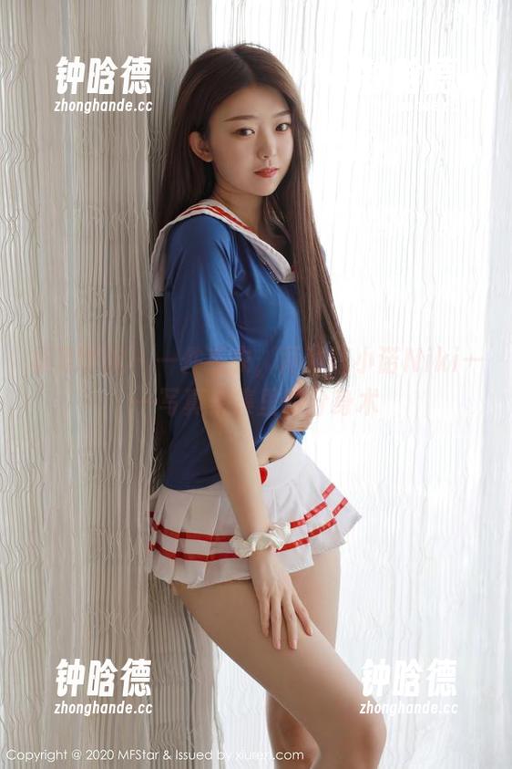 模范学院-陈小诺Niki 模范学院 - 一件毛衣,两种陈小诺Niki——写真合集里的分身术