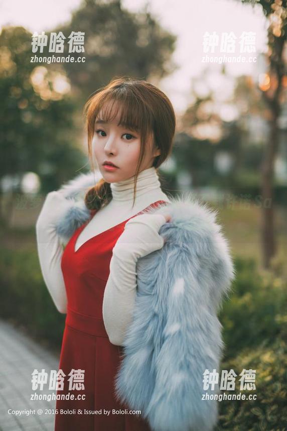 波萝社-许诺Sabrina 波萝社 - 喜欢女仆风的你必须下载许诺Sabrina的写真集,来试试?