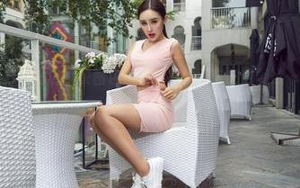 爱丝 – 看着佳慧的睡衣图包，竟然有种无言的监视欲…我这是怎么了？