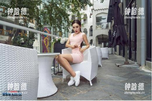爱丝-佳慧 爱丝 - 看着佳慧的睡衣图包,竟然有种无言的监视欲…我这是怎么了?