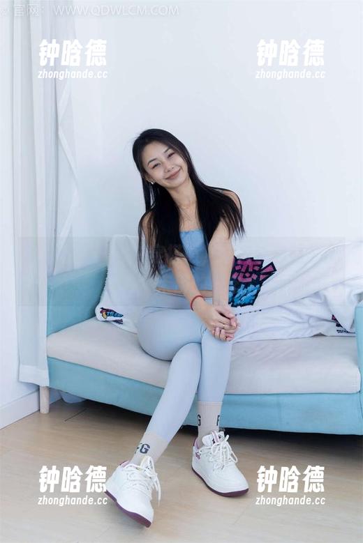 物恋传媒 - 黑白穿搭照，婷婷让你脑补无数个未解的悬念