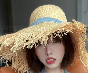 微密圈 – 这里有琳铛铛的美图资源，快来争做第一位“嘉宾”，别让“窗口”那么冷清哦。