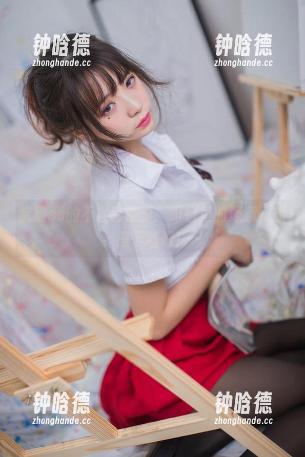 疯猫ss 疯猫ss的不靠谱造型:眼镜里的深意,原图下载吧!
