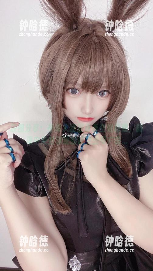 神探火狸狸 原图分享:神探火狸狸身着空姐制服,脑海中突然浮现的航空公司广告...