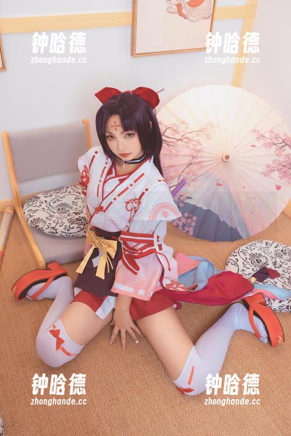 神楽坂真冬 神楽坂真冬最新大献技:蓝白条纹的万种情绪!