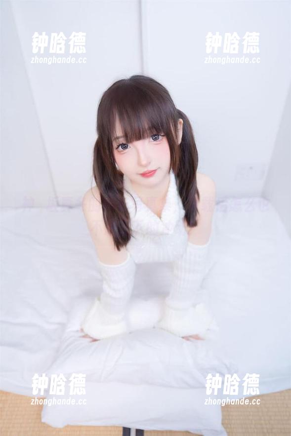 神楽坂真冬的内衣写真集，下载后怎么也不想放下的冲动！