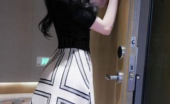 秀人网 – FoxYini孟狐狸精彩娱乐美腿精选：腿长的代价是什么？应该是…