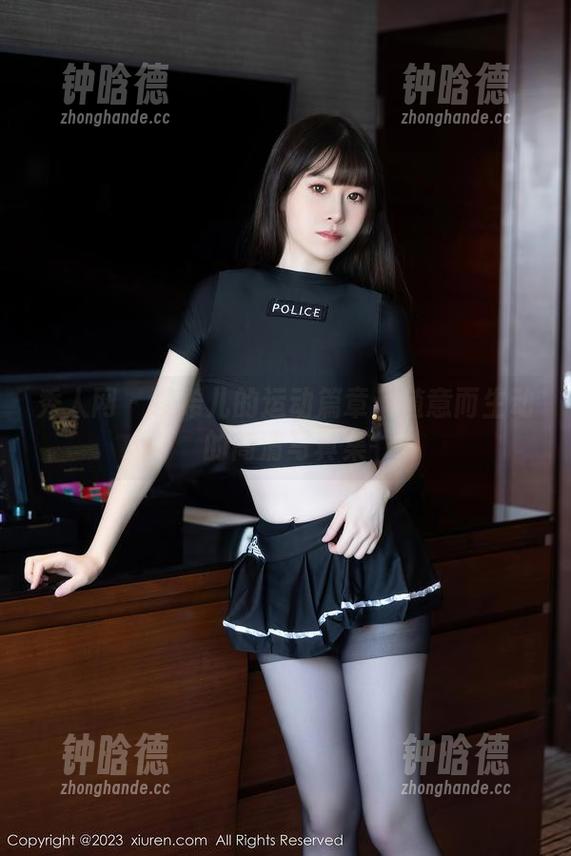 秀人网-凌希儿 秀人网 - 凌希儿的运动篇章:随意而生动的高清写真集