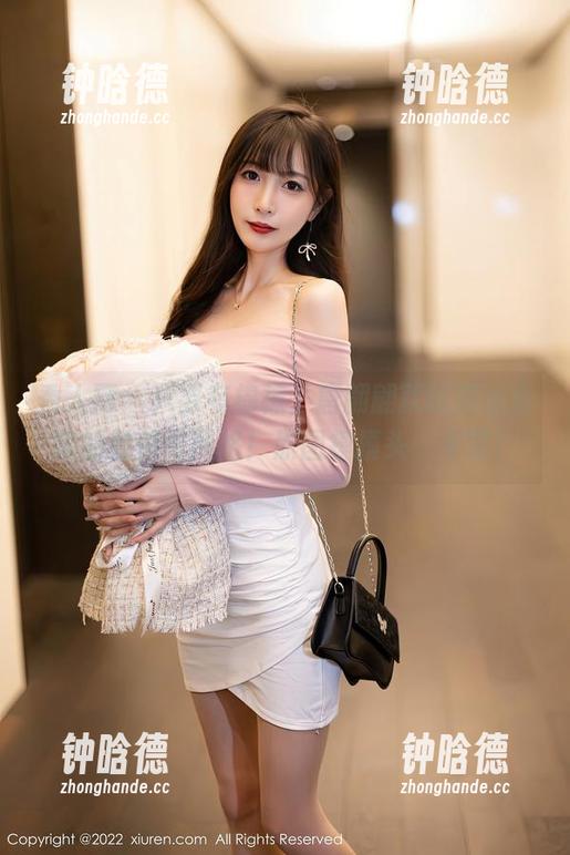 秀人网-唐翩翩 秀人网 - 只要有棉袜,唐翩翩就能穿出全套的自信与风格!原图摸摸头,不哭!