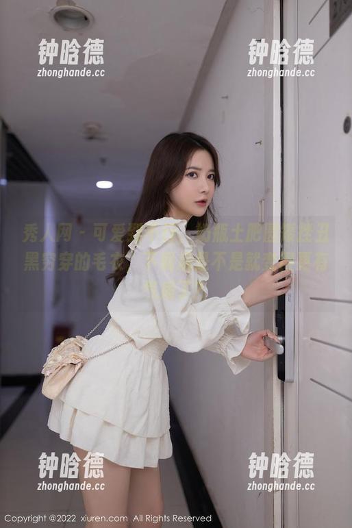 秀人网-奶瓶土肥圆矮挫丑黑穷 秀人网 - 可爱到不行,奶瓶土肥圆矮挫丑黑穷穿的毛衣,下载后是不是就变得更有气质了?