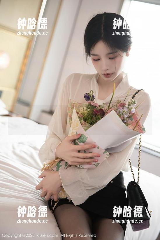 秀人网 - 娜娜子呀的瑜伽写真集，下载之前先找块垫子练练？