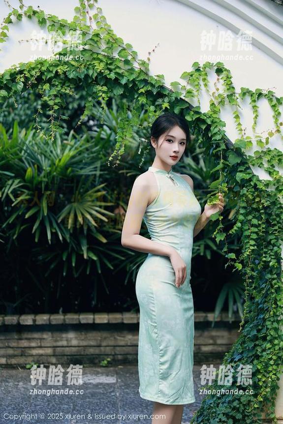 秀人网 - 小夕Kitty的清纯写真：你以为的单纯其实暗藏了多少套路？