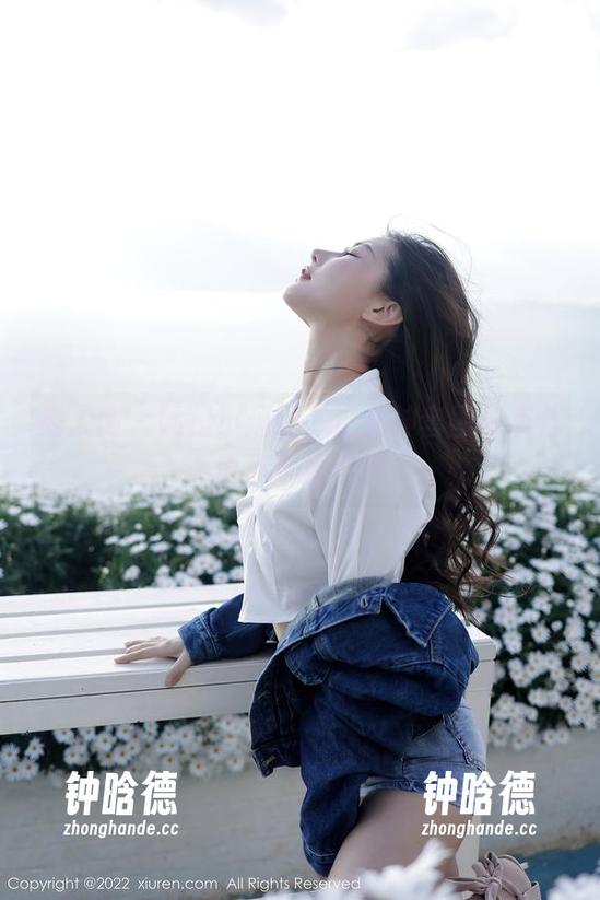 秀人网 - 瞧是小逗逗，这女神套图一点儿也不走寻常路