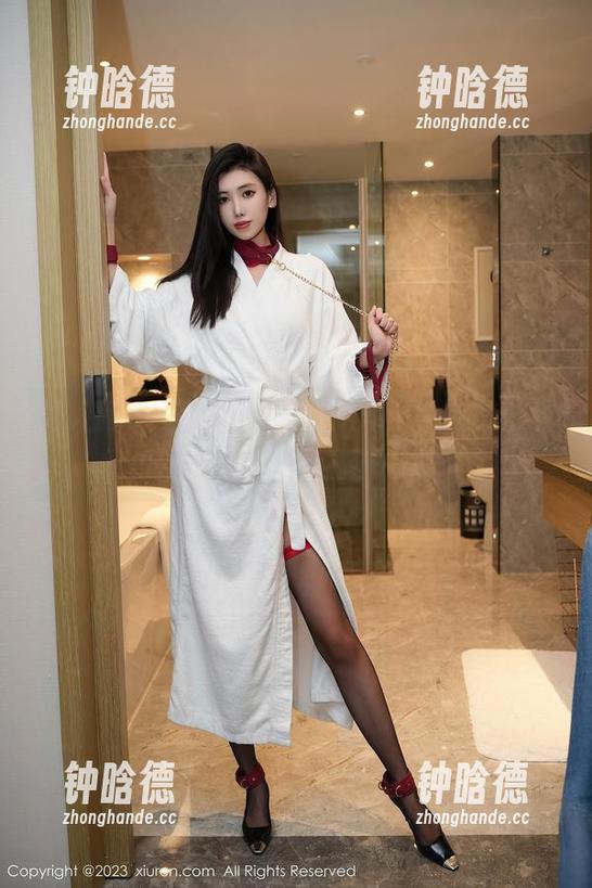 秀人网-李可儿 秀人网 - 李可儿与她的双马尾,完美合成了图片中的甜蜜一瞬