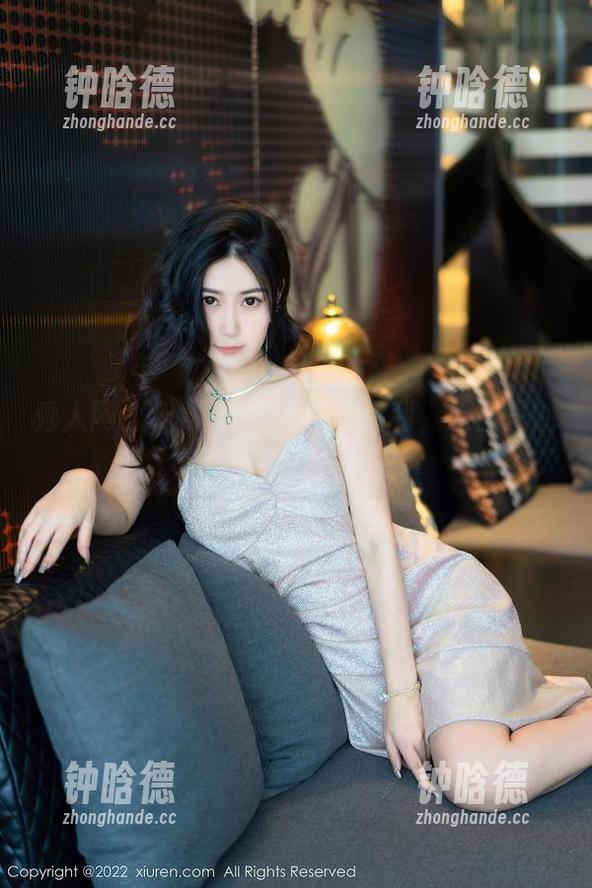 秀人网 - 筱慧icon的白丝福利，原图里的小细节让人摩拳擦掌