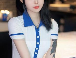 秀人网 – 韩珊珊的图册：你以为看到的是圣诞，她其实在暗暗试探你！