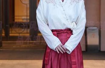 秀人网 – 秘书风格新定义，龙泽美曦的作品不知道能看多少遍