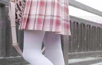 紧急企划 – 当小婕遇到美图：丝袜，竟然有这样的魔力？