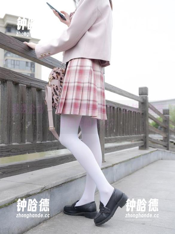 紧急企划-小婕 紧急企划 - 当小婕遇到美图:丝袜,竟然有这样的魔力?