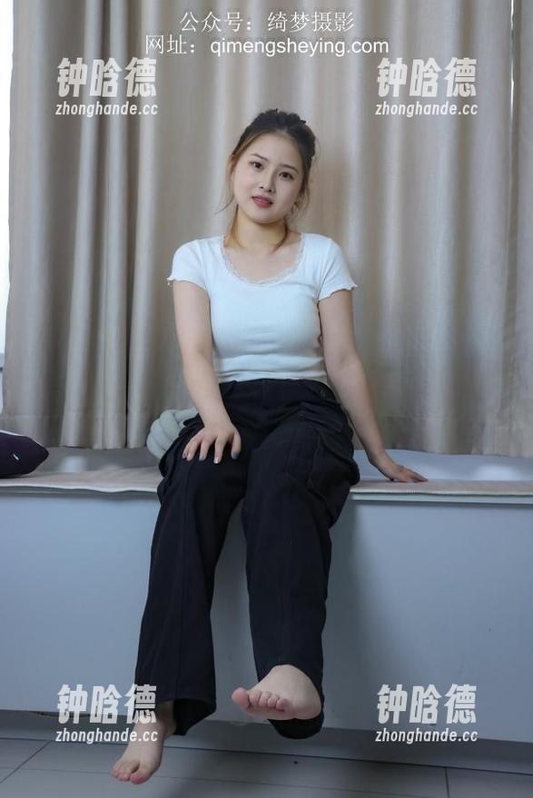 绮梦摄影-桃桃 绮梦摄影 - 桃桃的职业装图集:看完真的忍不住想换工作了