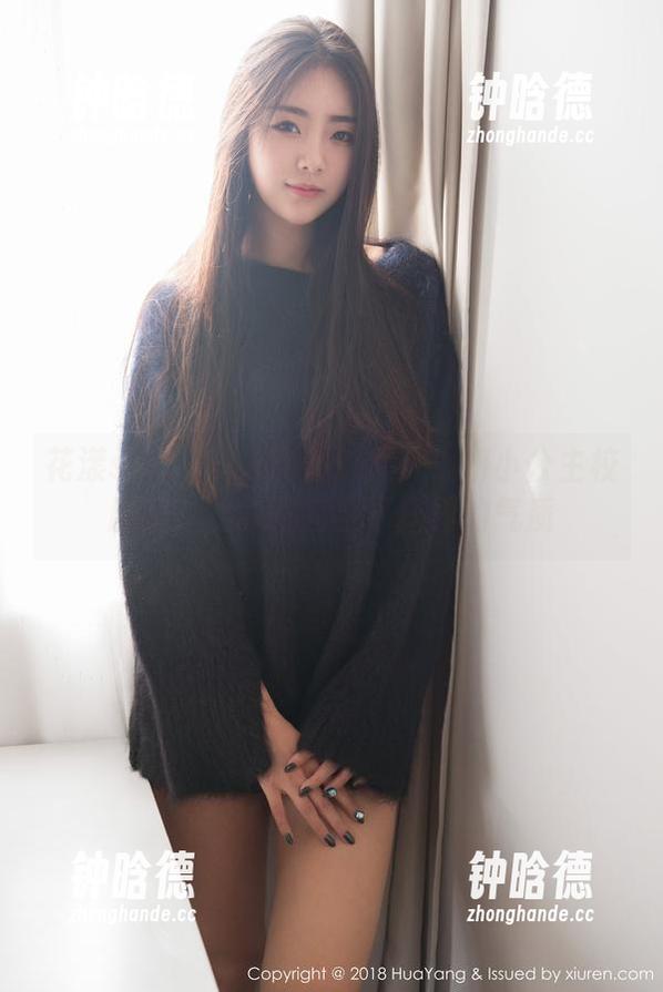 花漾show-心妍小公主 花漾show - 图包看这里:心妍小公主校服版,和教室完全不搭界的气质
