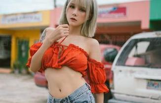 菠萝社 – 晓茜sunny的校服写真，想知道藏了什么细节，得赶紧去网盘里翻翻！