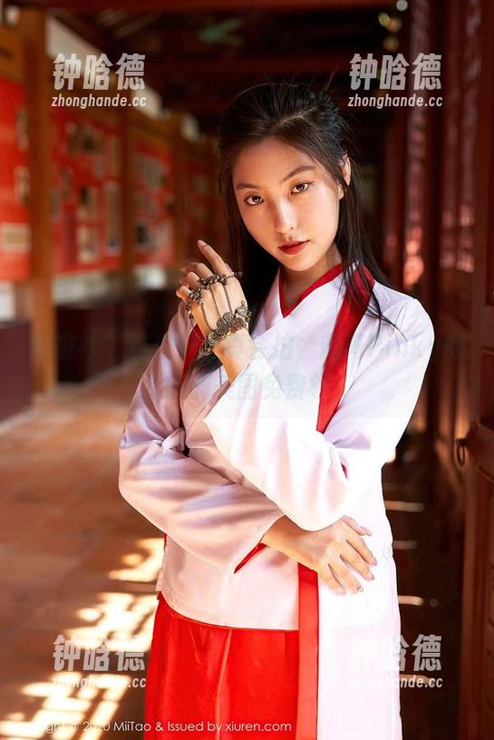 蜜桃社 - 这位护士真会拍，佩琦Pinky的脑洞美图免费领