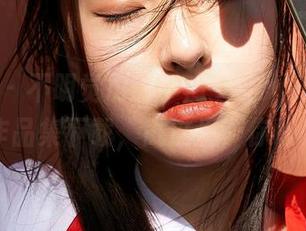 蜜桃社 – 不明觉厉的小魔女lily——她的纯白作品集下载，戳这里，你敢来吗？