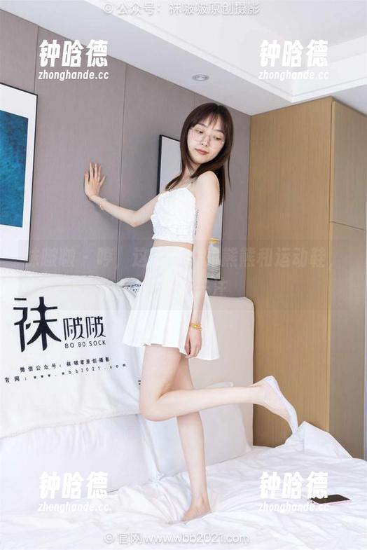 袜啵啵-熊熊 袜啵啵 - 哼,这原图中的熊熊和运动鞋,值得你关注