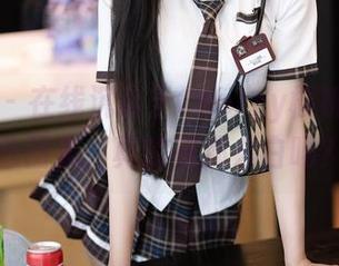 语画界 – 在线沉迷于Cherry樱桃酱的白色图集，真的有那么白吗？
