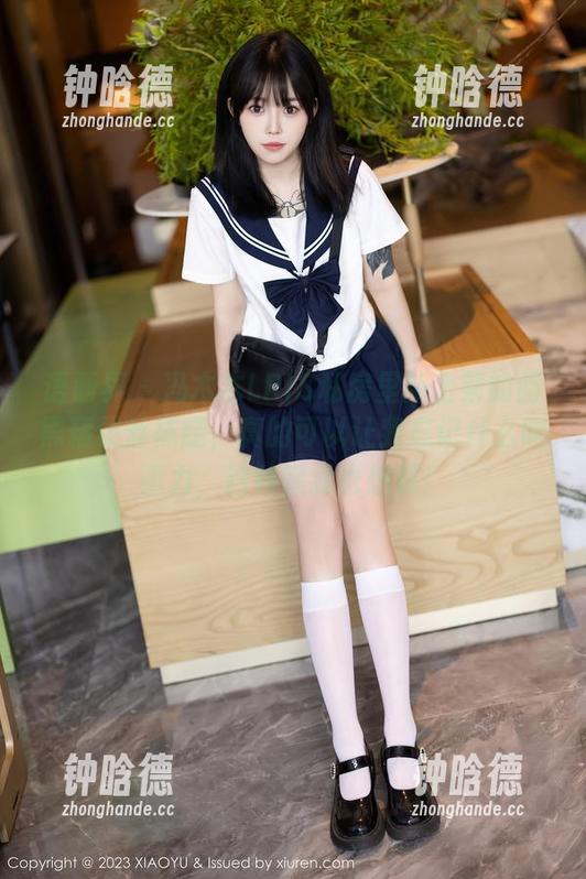 语画界-冯木木LRIS 语画界 - 冯木木LRIS私房里新上架的暗黑精灵丝袜腿,真的可以让我忘记什么叫重力,这种腿我也想要!