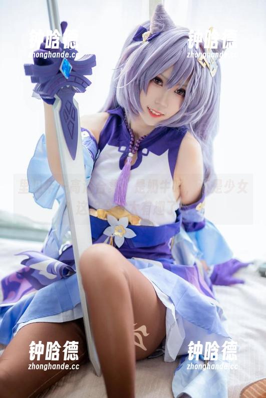 里见年一高清合集：是奶牛吗，还是少女？这组合也太有趣了吧！