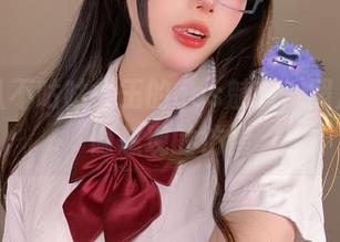 阿九从不咕咕女王的cos魅惑，照片里忽隐忽现的彷徨