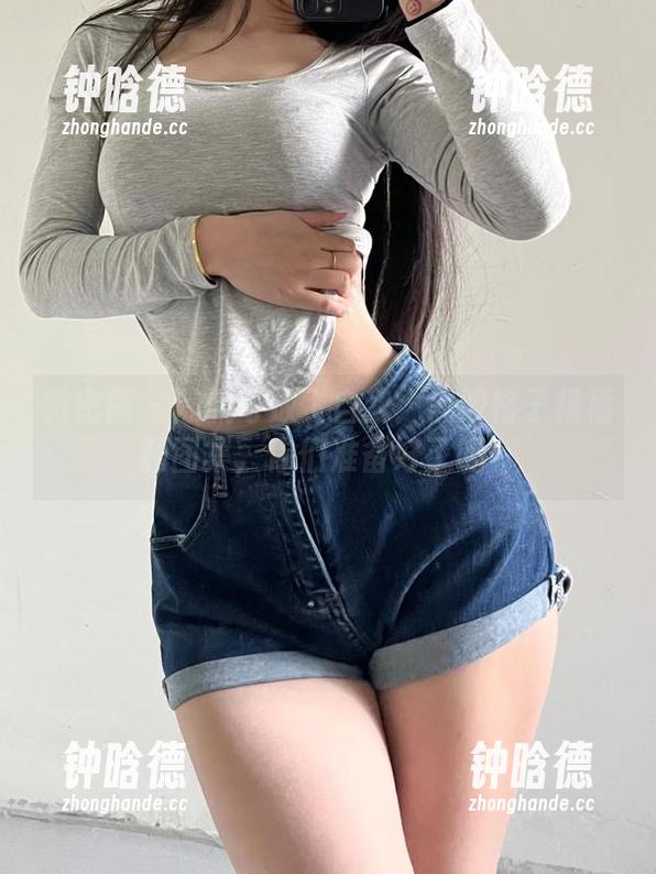 陈佩奇 微密圈 - 陈佩奇放飞自我:黑胶格子裙福利图集,你们准备好了吗?
