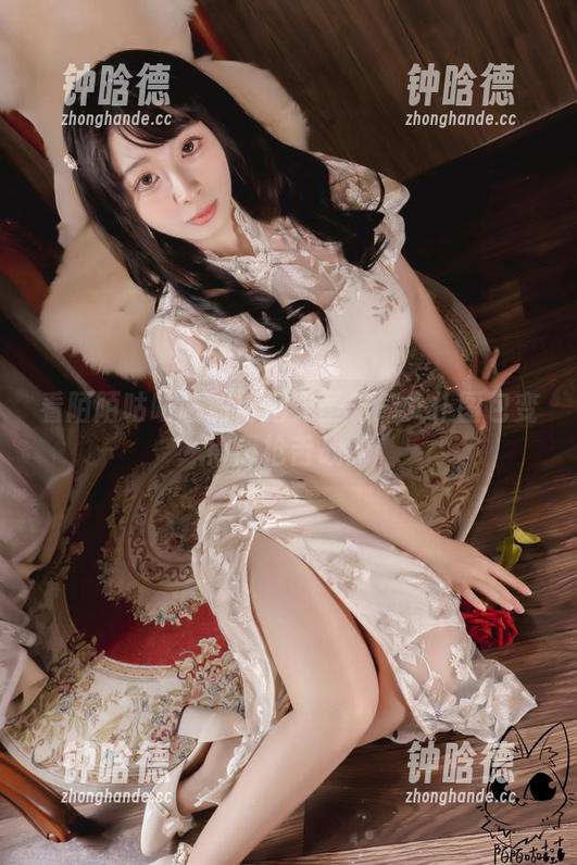看陌陌咕咕咕如何把无圣光的女仆图包变得唇枪舌战。