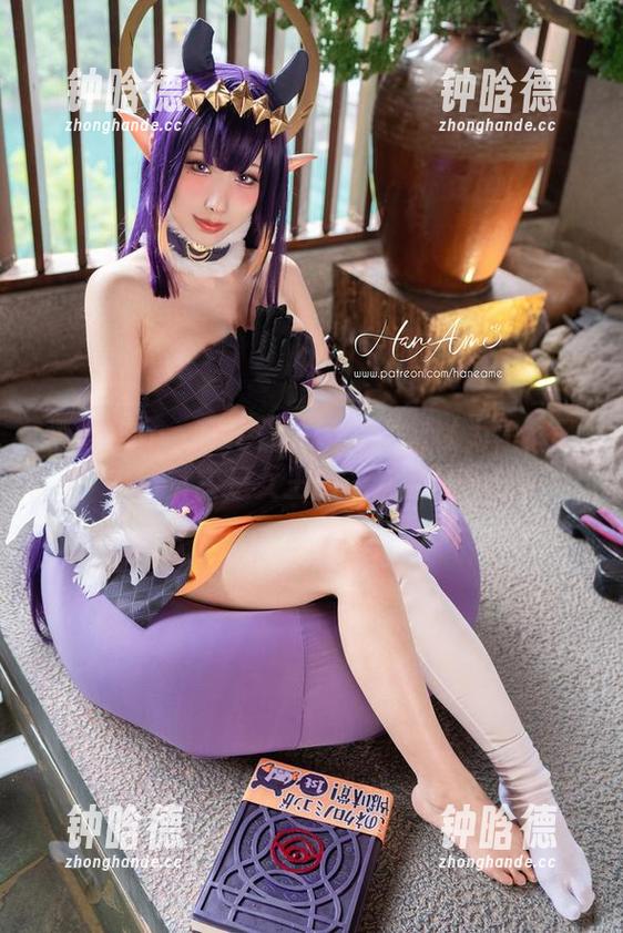 雨波HaneAme最新写真：您以为是女王，其实是女王的二次元梦？