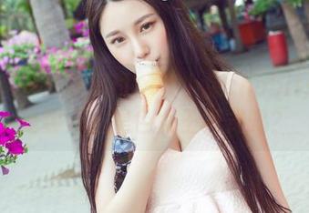 青豆客 – 原图探讨：歆小兔chobits到底是要开启黑色女王模式吗？